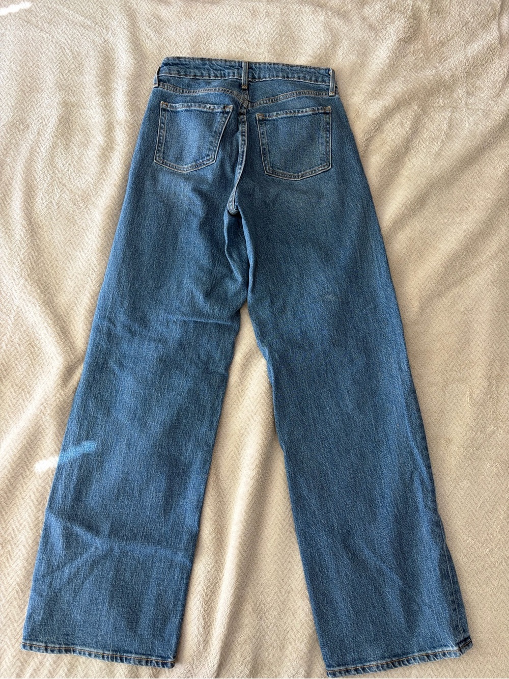 Old Navy Wide-Leg Jeans in Medium Blue Wash - Picture 3 of 3